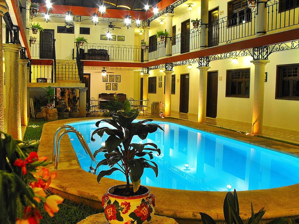 La Aurora Hotel Colonial 巴利亚多利德 外观 照片
