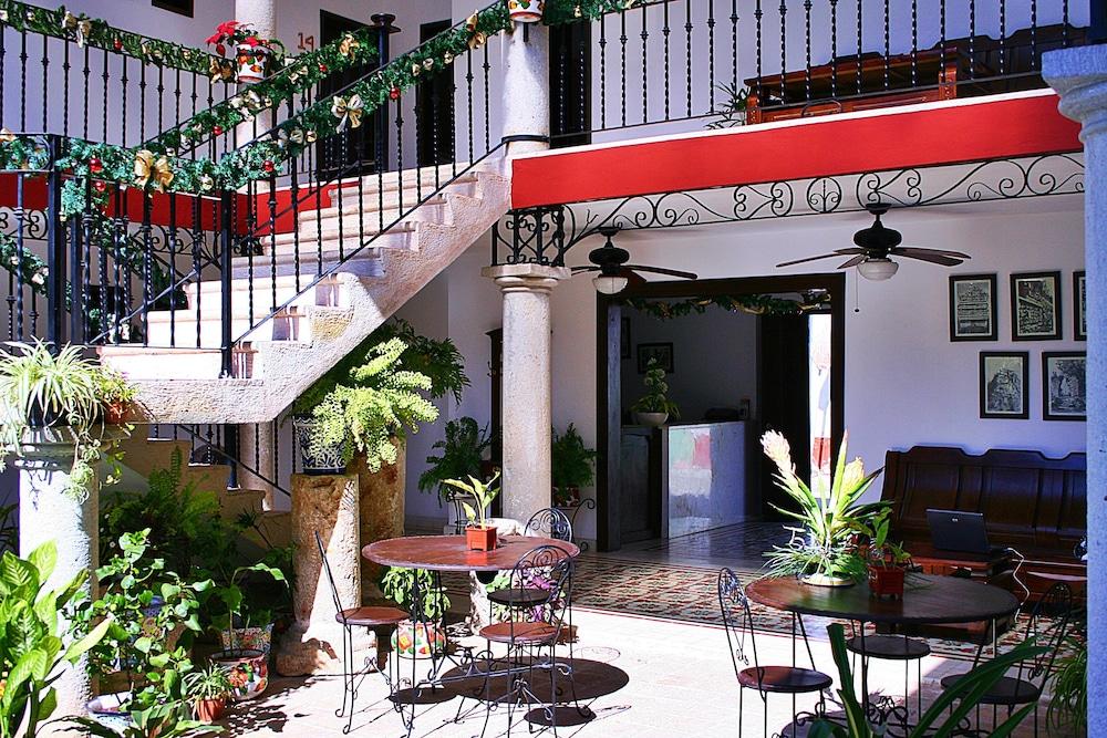 La Aurora Hotel Colonial 巴利亚多利德 外观 照片