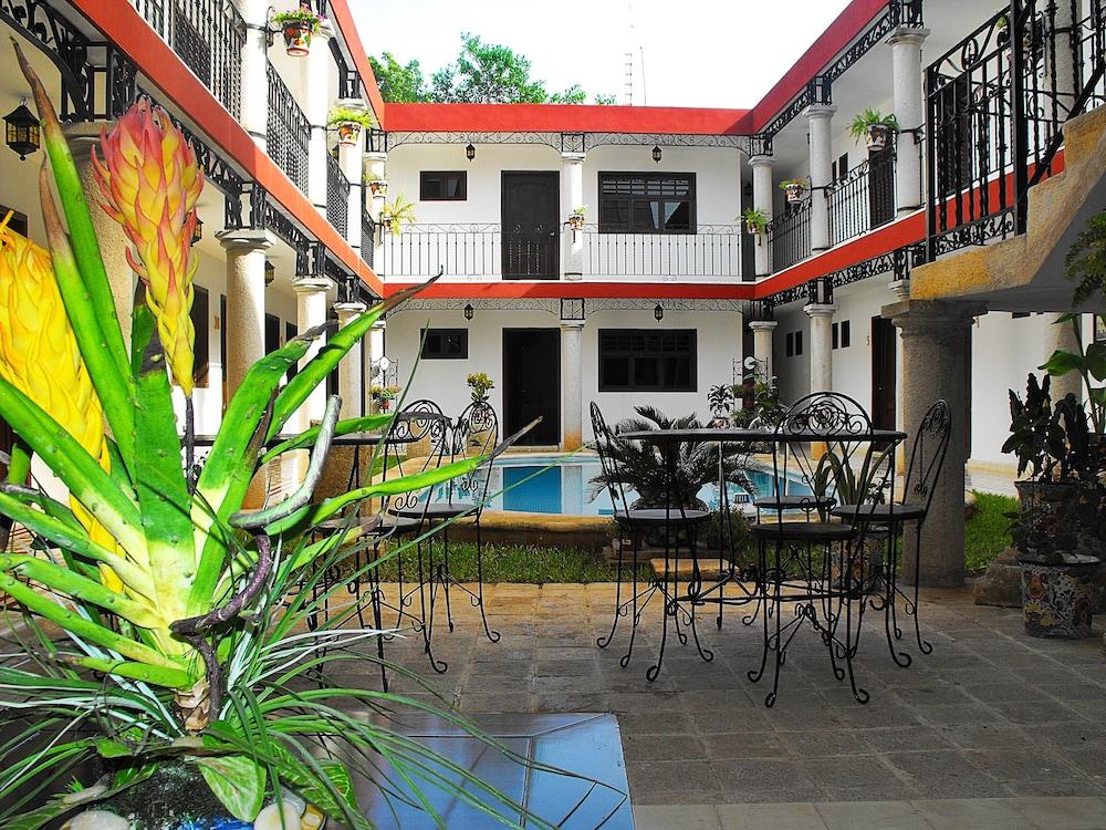 La Aurora Hotel Colonial 巴利亚多利德 外观 照片