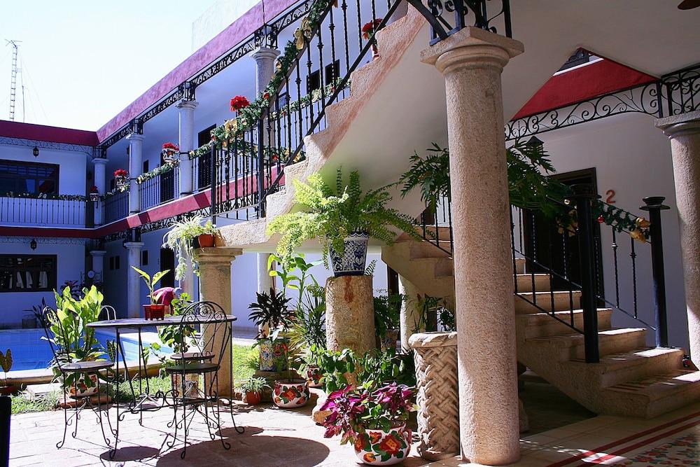 La Aurora Hotel Colonial 巴利亚多利德 外观 照片