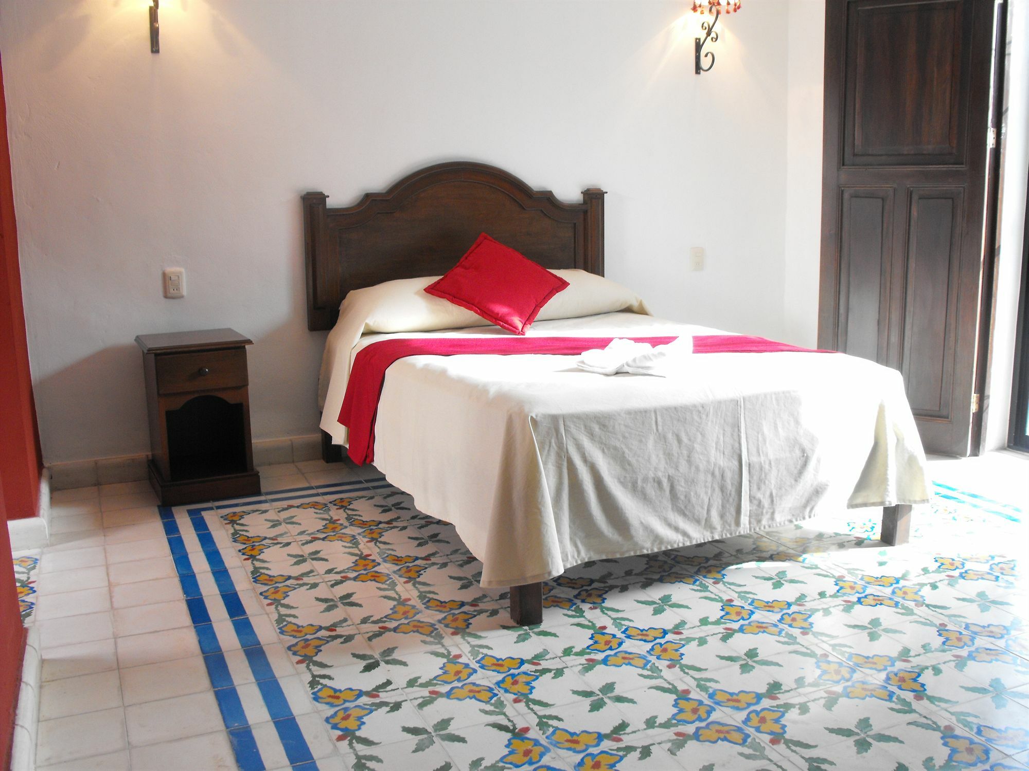 La Aurora Hotel Colonial 巴利亚多利德 外观 照片